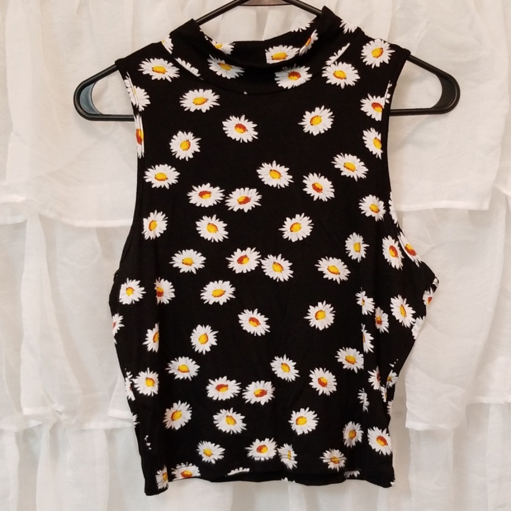 About a Girl Daisy Print High-Neck Tank